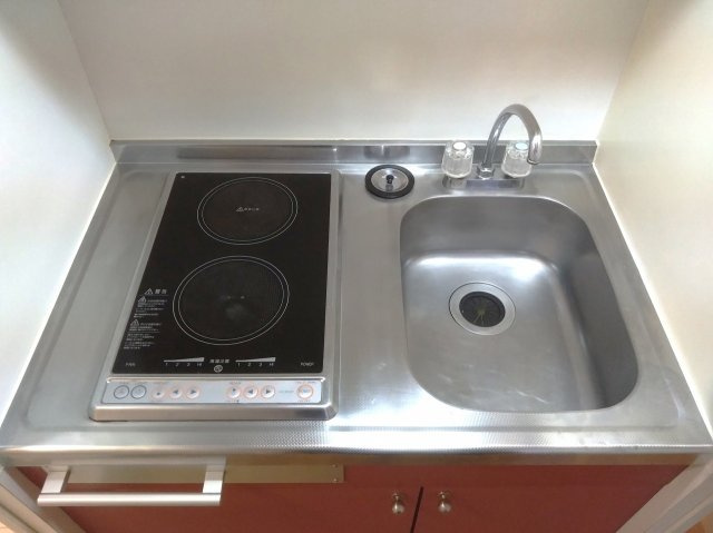 レオパレスヴァンテアンのキッチン|安心安全の電気コンロ　2口