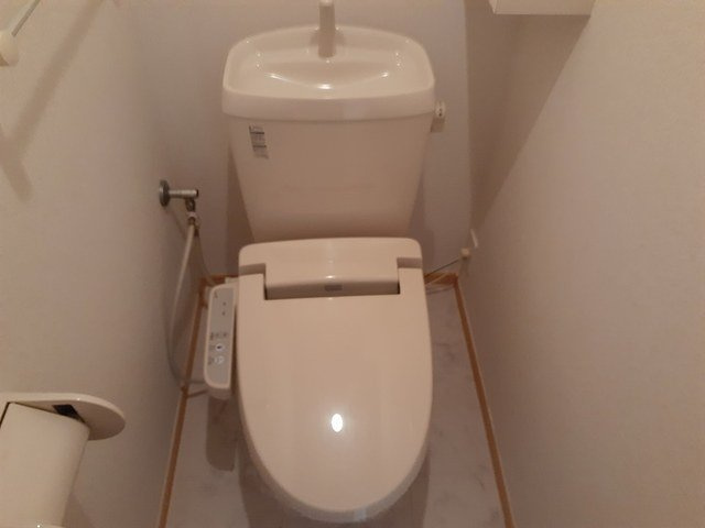 メゾン　アクティフのトイレ|ゆったりとした空間のトイレです
