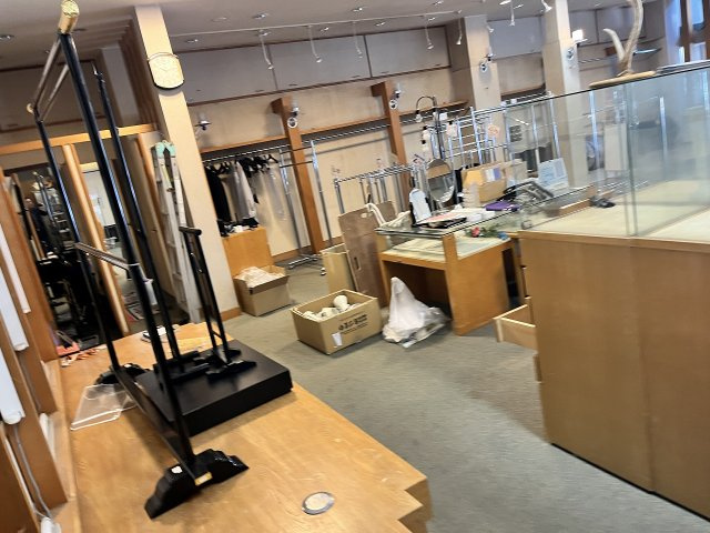 丹波市柏原町柏原　呉服店居ぬき店舗の内装|おしゃれな内装です