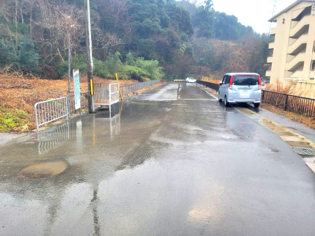 舞鶴市字行永１６３４番土地の前面道路含む現地写真