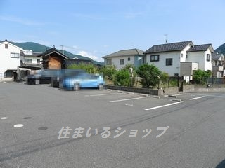 ベル　メゾン　可部　D棟の駐車場