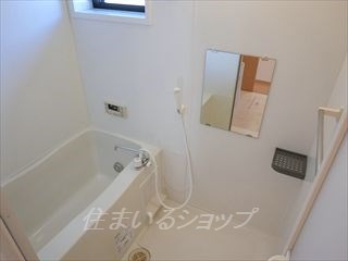 ベル　メゾン　可部　D棟の浴室|追い焚き機能・窓あり