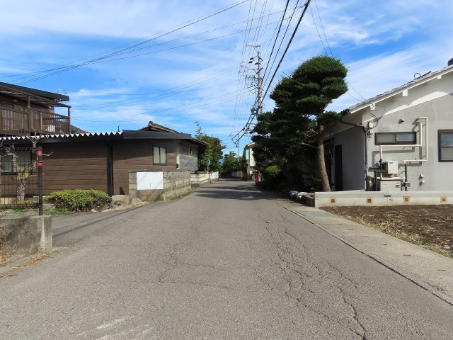 東邦ピュアコート波田の前面道路含む現地写真