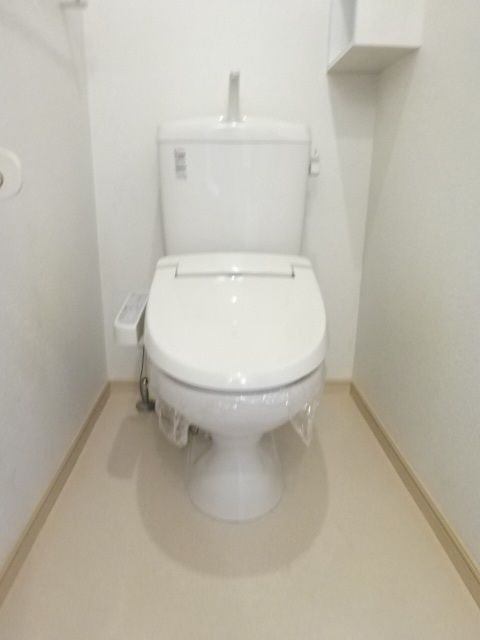 メゾンクレールⅢのトイレ