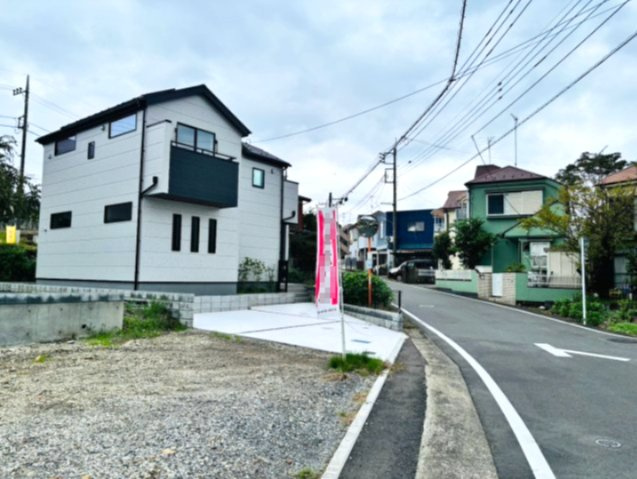 リーブルガーデンあきる野市平沢第2♪【10号棟】東秋留駅徒歩14分×長期優良住宅の前面道路含む現地写真