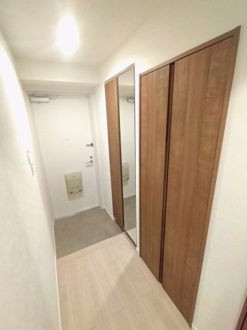 ロイヤル多摩蘭坂ハイツの玄関