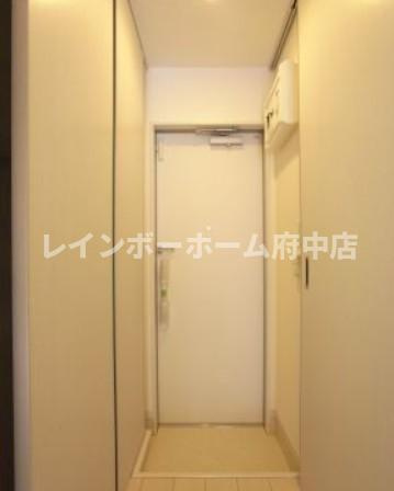 リブリ・クヴェレの玄関