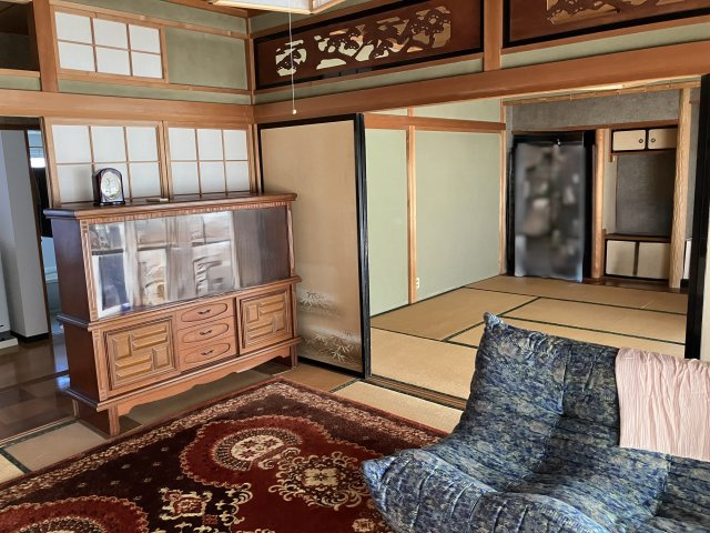 境港市福定町　中古住宅の和室|１階続き間（和室6帖＋和室8帖）