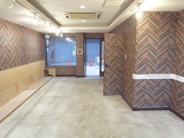 豊中市岡町の店舗事務所