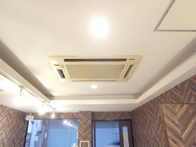 豊中市岡町の店舗事務所