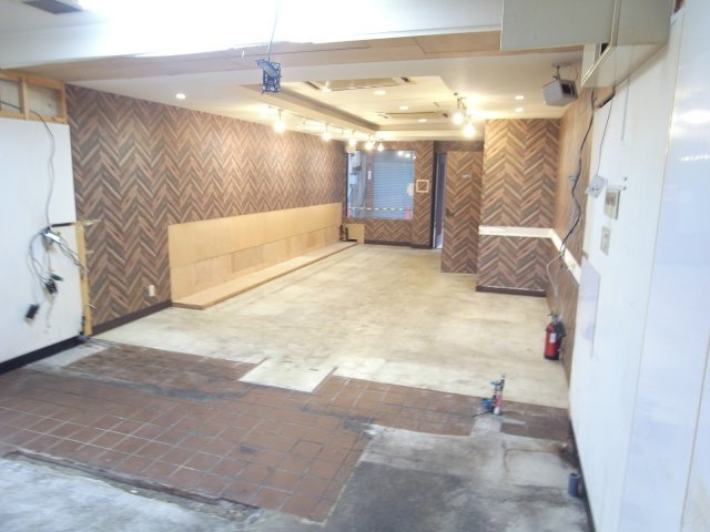 豊中市岡町の店舗事務所