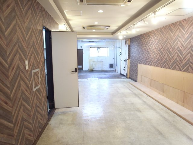 豊中市岡町の店舗事務所