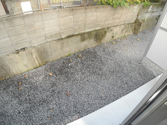 長崎市辻町のアパートの庭