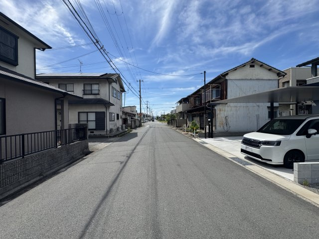 姫路市広畑区本町1丁目土地の前面道路含む現地写真