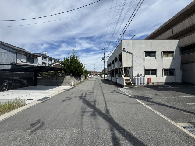 姫路市広畑区本町1丁目土地の前面道路含む現地写真