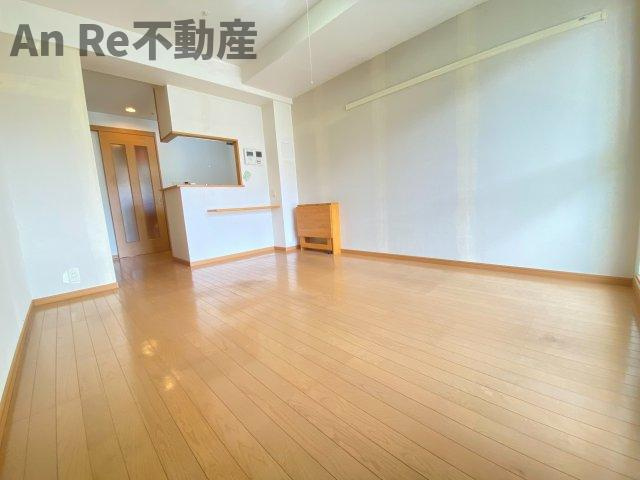 オーベルコートの居間・リビング|別部屋イメージ写真