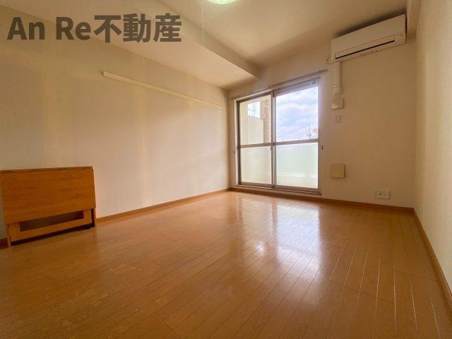 オーベルコートの居間・リビング|別部屋イメージ写真
