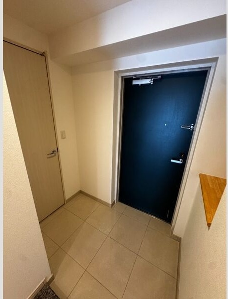 ロイヤルパークス千種の玄関