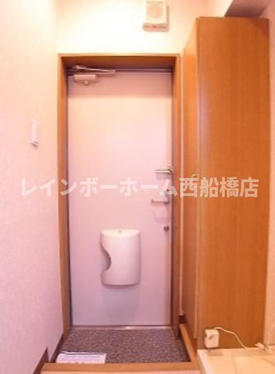 リリックコートスカイの玄関