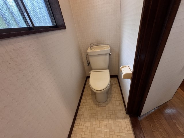 神戸市垂水区千鳥が丘戸建のトイレ