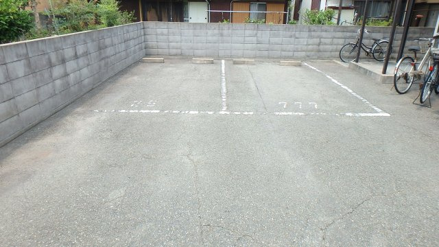 スマイル伊保Ⅰの駐車場