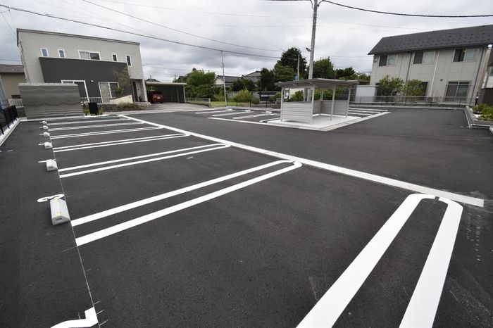 ルミナス奥井の駐車場