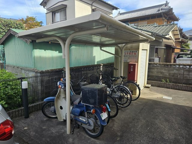 【その他】 | レオパレスサンライズ春日 | 自転車置き場
