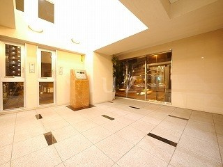 メインステージ横浜のエントランス