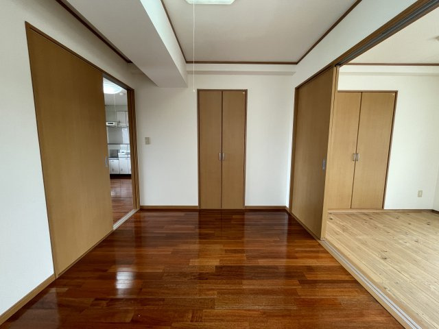 なみへいマンションの洋室