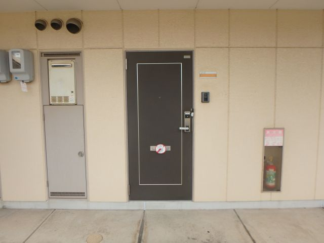 ハイツビリーブの玄関