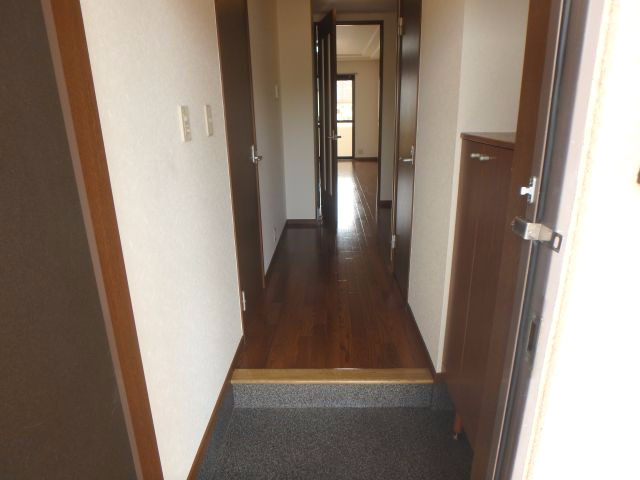 ハイツビリーブの玄関