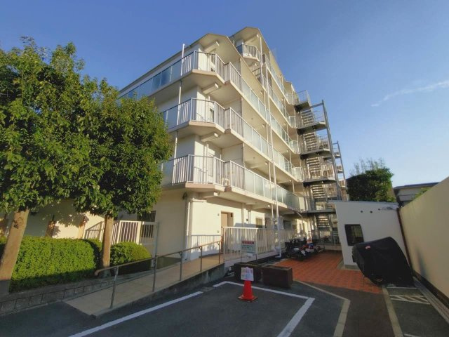 ◆令和８年９月室内リフォーム完了予定◆開放的な４階三方角住戸◆有栖川駅徒歩５分◆ネオコーポ嵯峨野