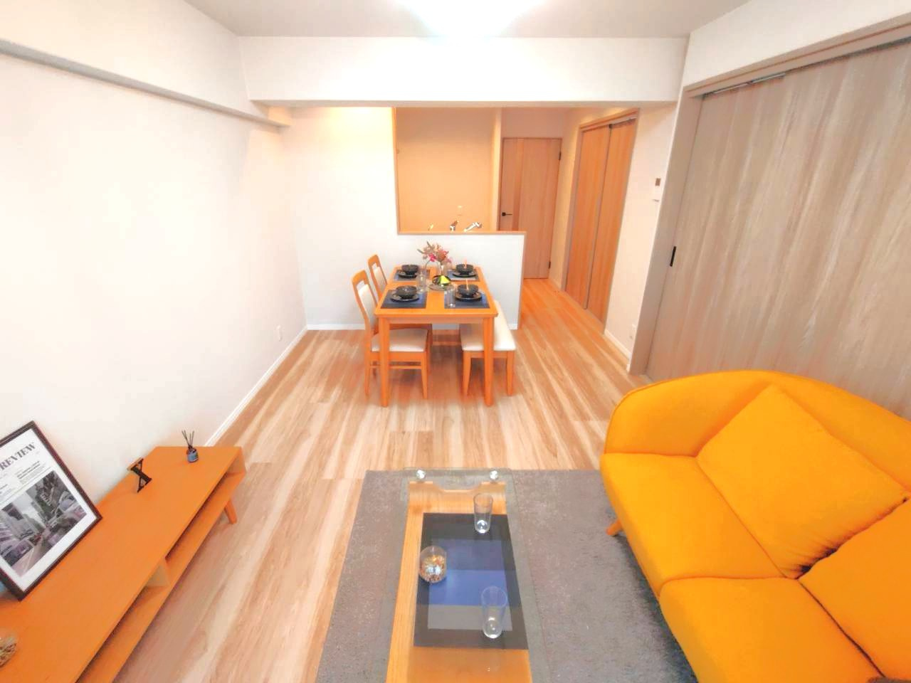◆令和８年９月室内リフォーム完了予定◆開放的な４階三方角住戸◆有栖川駅徒歩５分◆ネオコーポ嵯峨野の居間・リビング|リビング