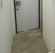 アクシーズ浦和東岸町の玄関