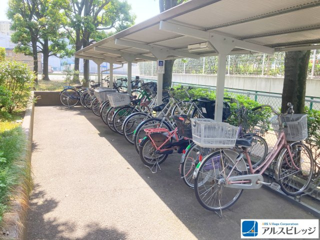 朝日センチュリーみずほ台A棟の駐輪場|屋根付き駐輪場