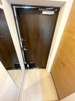 ベラスウィータ高田馬場の玄関