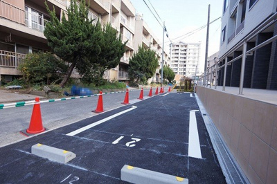 【駐車場】 | カミング小芝　Ａ棟 | 駐車スペースもあります