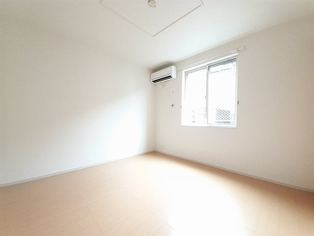 【内装】 | プログレッソ | 明るい室内です