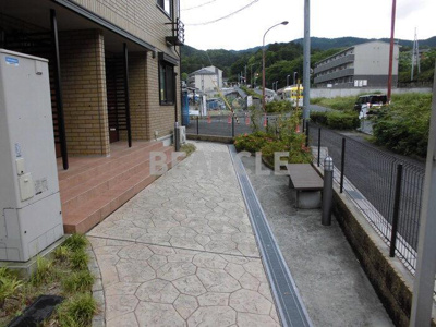 【エントランス】 | カーサクレール | 建物の内部です