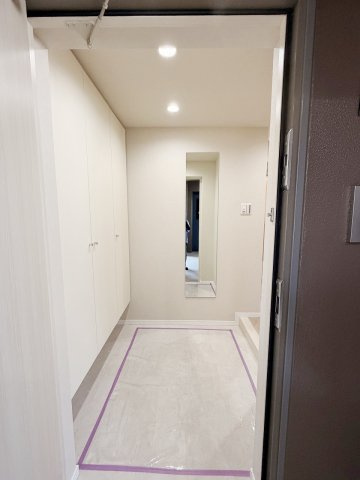 ドムール春日部の玄関|段差も低くスムーズな出入りができます！
