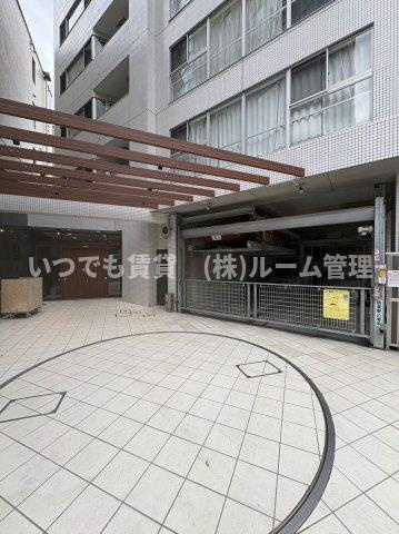 ルフィット神宮北参道の駐車場