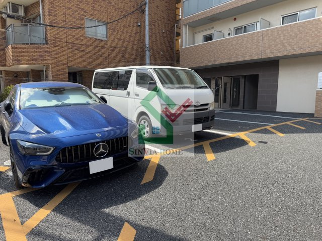 所沢市くすのき台3丁目マンションの駐車場