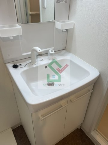 所沢市くすのき台3丁目マンションの独立洗面台