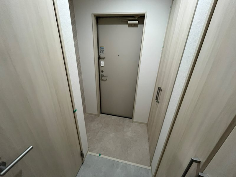 クリエオーレ滝ノ町の玄関