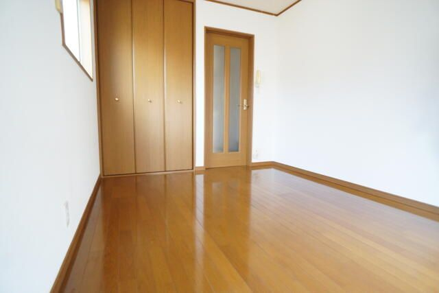 江戸川区東葛西５丁目のアパートの寝室