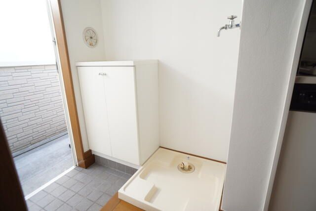 江戸川区東葛西５丁目のアパートの玄関