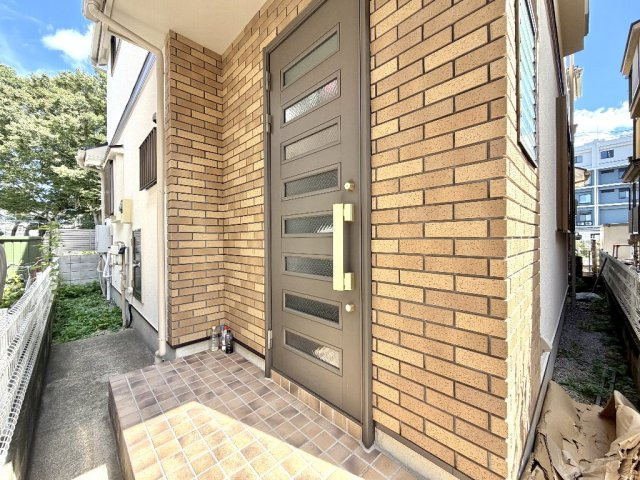 清瀬市旭が丘１丁目　中古一戸建　西武池袋線　清瀬の玄関|玄関キーは新規交換済みにつき、工事キーでご案内中です。
未使用鍵のお引渡しとなりますのでご安心くださいませ。