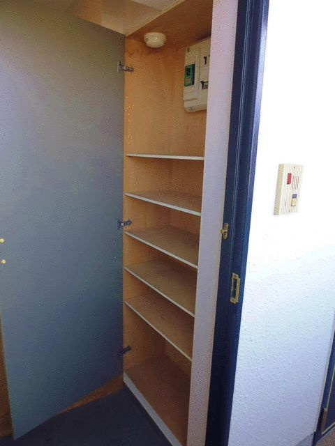 ネオマイム鶴見フルレゾンの玄関