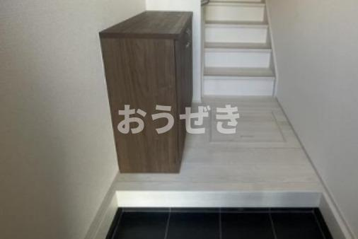 リーブルファイン足立南花畑の玄関