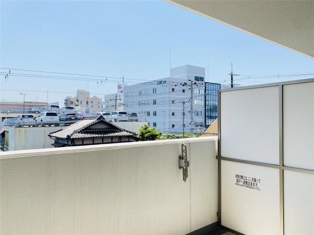 キャッスルコート神田町のバルコニー